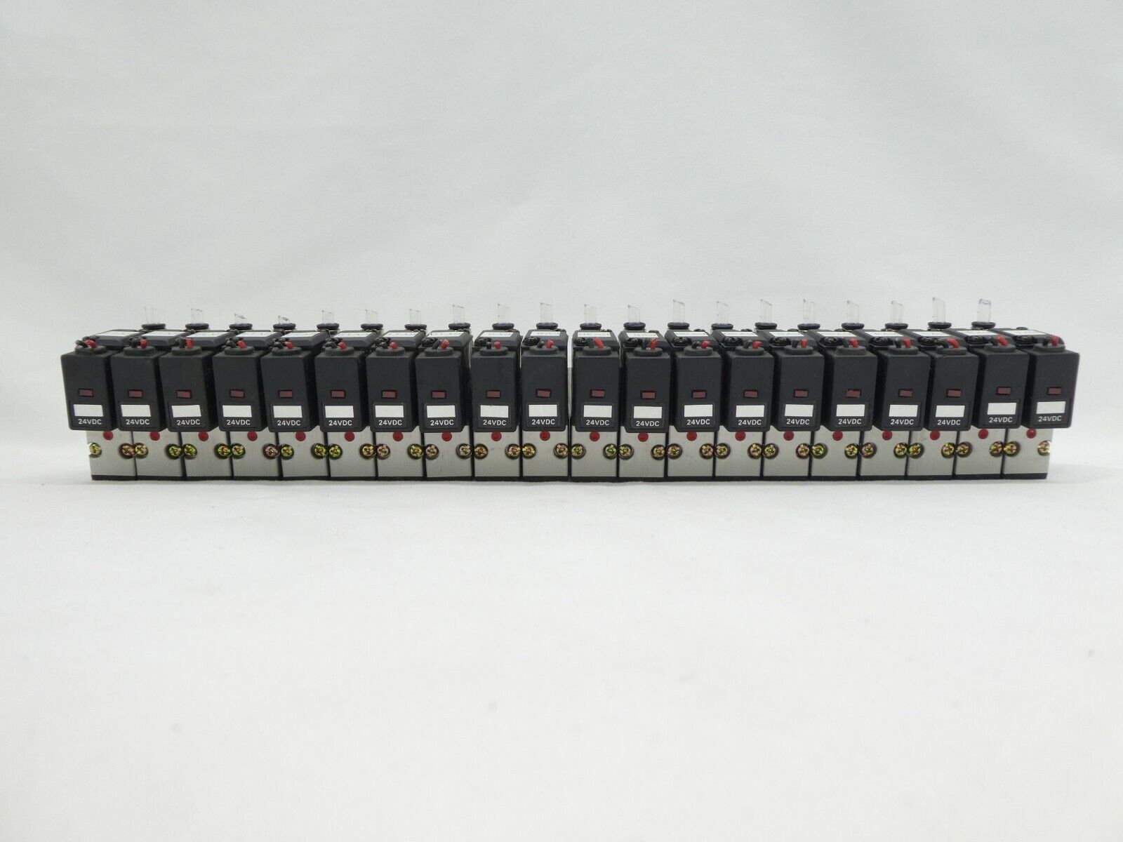 Koganei YM20A-21W 20-Port Pneumatic Manifold A030E1-L Working Surplus