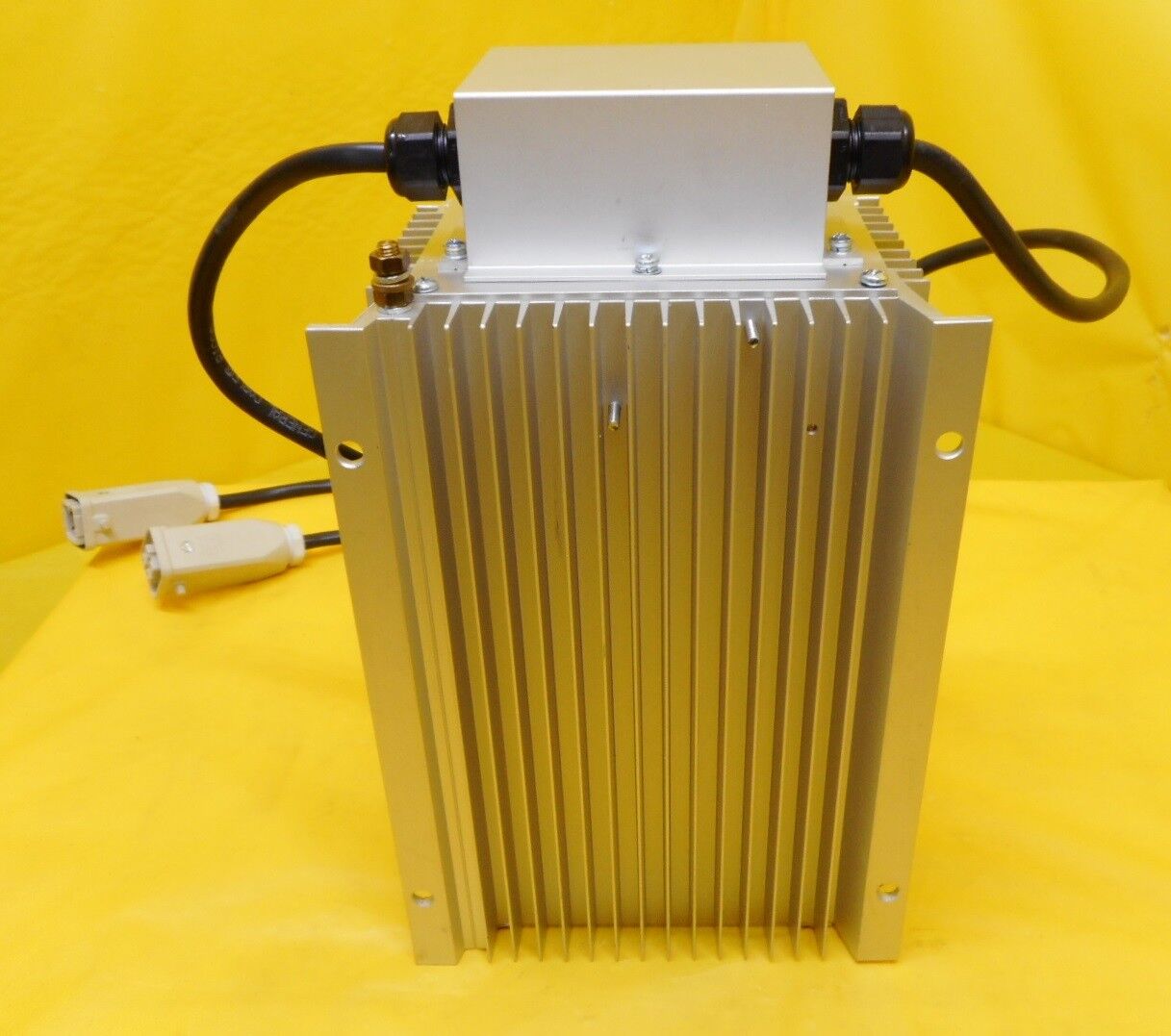 DIP Proofing Technologies DPI52S 25-208 Voltage Dip Proofing Inverter Used