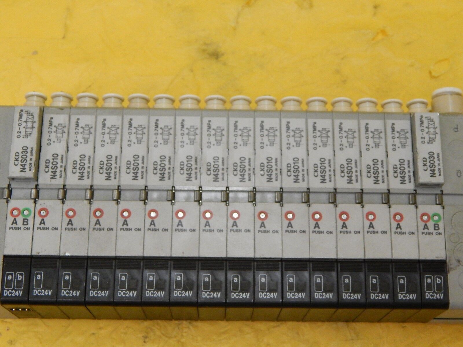 CKD N4S0-T56 16-Port Pnuematic Manifold OPP3-1H Lot of 2 Used Working