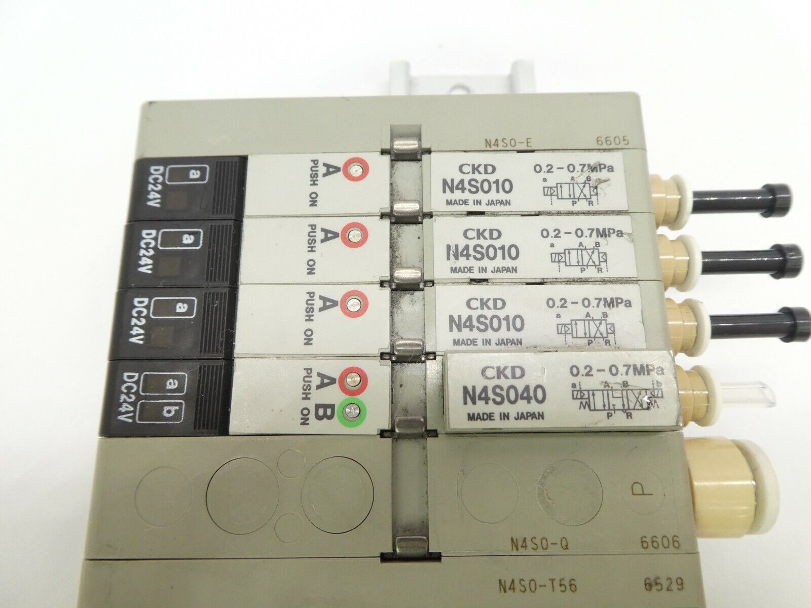 CKD N4S0 Series 4-Port Pneumatic Manifold N4S0-T56 with OPP3-1H Lot of 4 Working