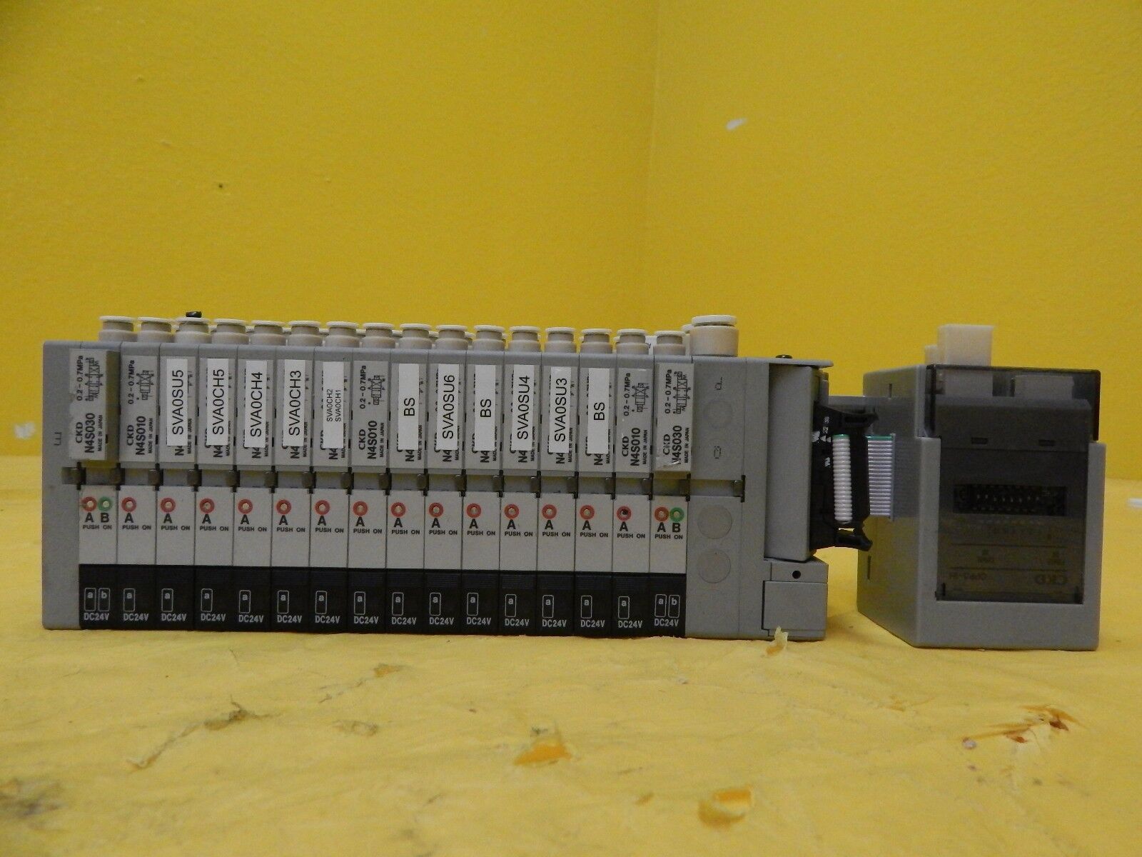 CKD N4S0-T56 16-Port Pnuematic Manifold OPP3-1H Lot of 2 Used Working