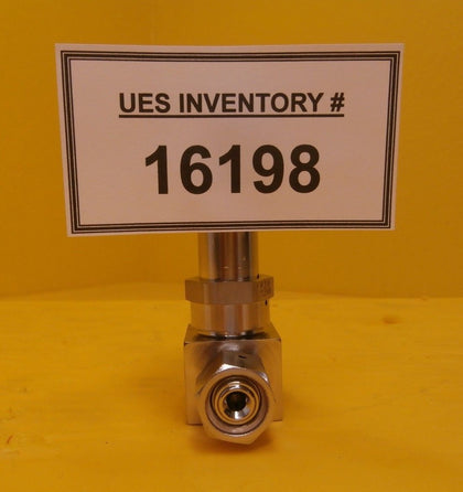 Parker Veriflo 44900005-PE High Purity Bellows Valve 4V1-P4K-11AC-SSV-PE Used