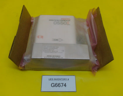 Brooks Instruments 0550EB32H1DA Mass Flow Controller MFC 0550E 300 SCCM H2 New