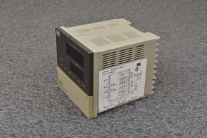 Omron E5AX-LA02 Digital Controller