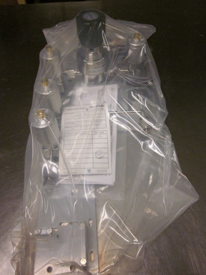 Air Products 214463 2Cyl Manifold AXO-AP1402TSMA-WF6 New Surplus